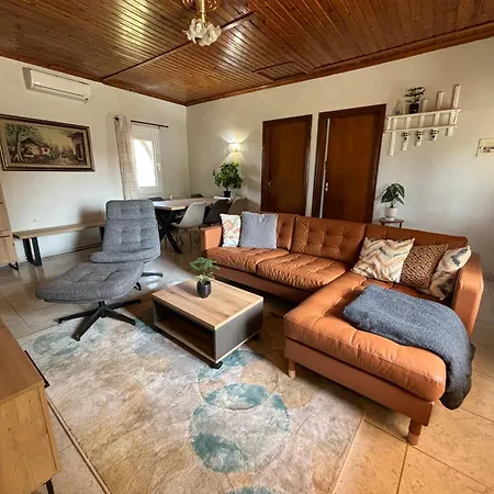 Sto Spiti Limani * Nea Skioni