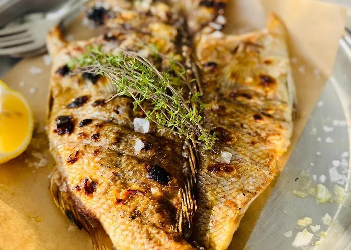 Sto Spiti Limani Nea Skioni