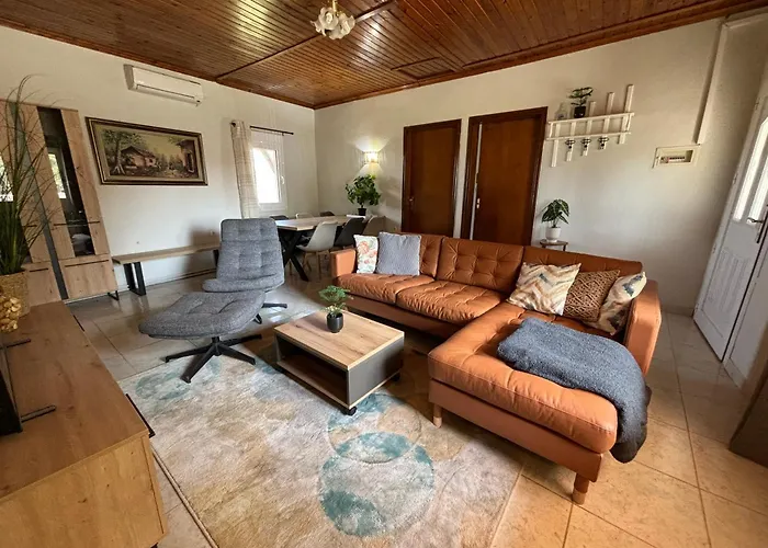 Sto Spiti Limani * 尼尔斯吉尼